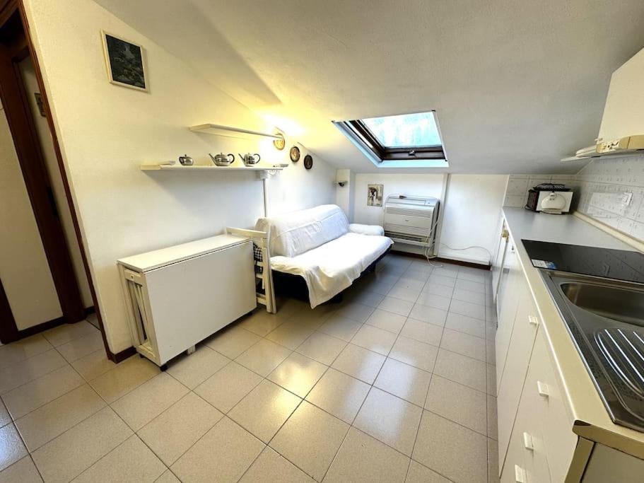 A 1 Minuto Dalla A Piedi - Apartment *