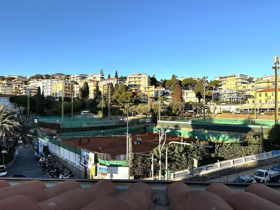 A 1 Minuto Dalla A Piedi - Apartment